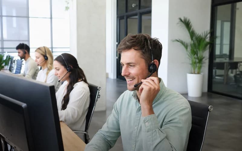 Commercial Cleaning Leads UK: Win B2B Contracts — B2B GTM insight by Emporion Labs